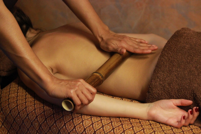 Креольский массаж бамбуковыми палочками